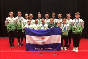 El Club Gimnasia Acrobática Al-Kalat logra un carrusel de medallas de oro en el Campeonato de España y dos Campeonatos de España por equipo