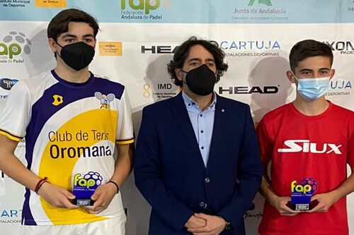 El Club Tenis Oromana exhibe el potencial de su cantera de pádel en el campeonato provincial de Sevilla