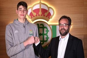 David Gómez amplía su estancia en el Coosur Real Betis hasta 2026