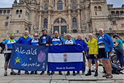 El grupo alcalareño Los Indomables llega hasta Santiago de Compostela