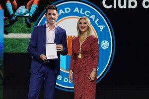 Reconocimiento al Ciudad de Alcalá CF en el Día de Alcalá