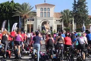 La Ciudad de San Juan de Dios ha reunido este sábado a 150 ciclistas en la VII edición del Ciclo Outdoor Solidario
