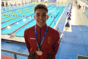 Illias El Fallaki, nadador del CN Alcalá, consigue doblete de medallas en el Campeonato del Mundo Árabe