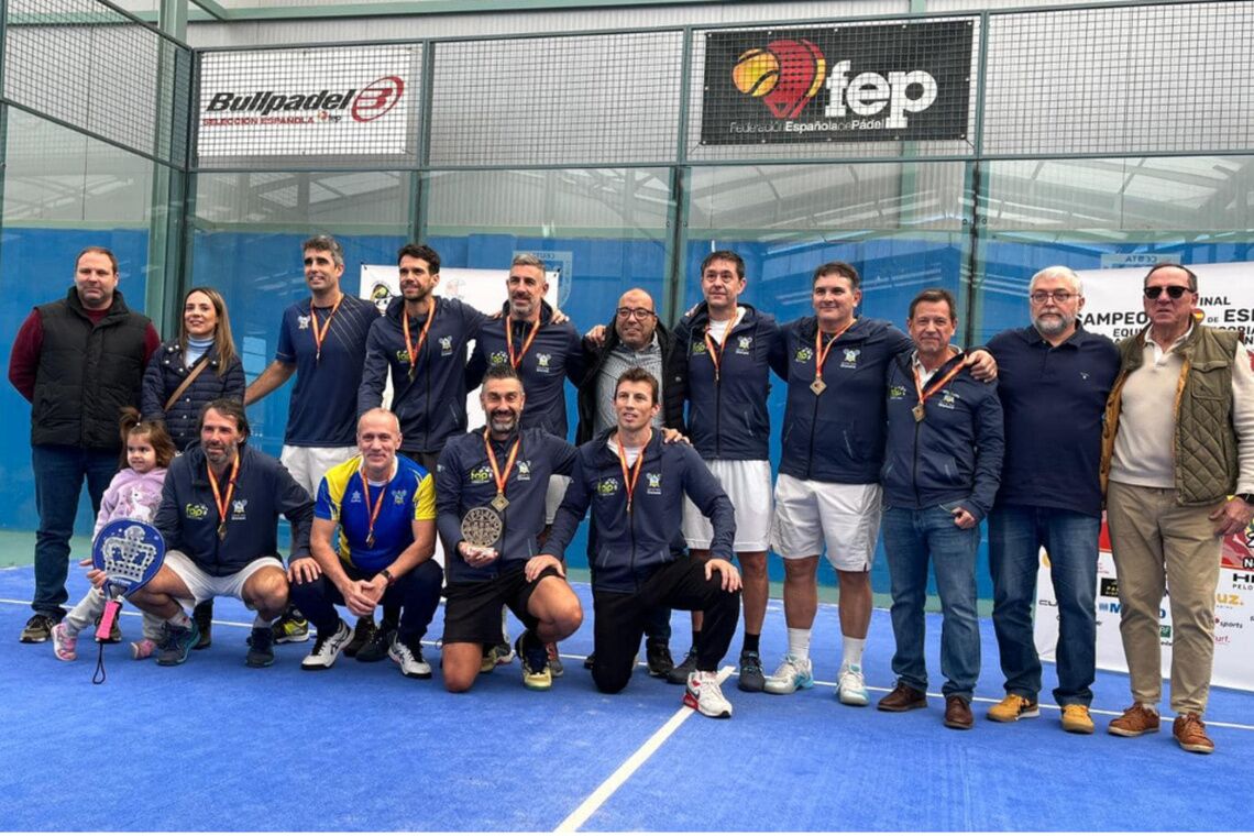 El equipo de pádel del Club Tenis Oromana en veteranos se proclama Campeón de España