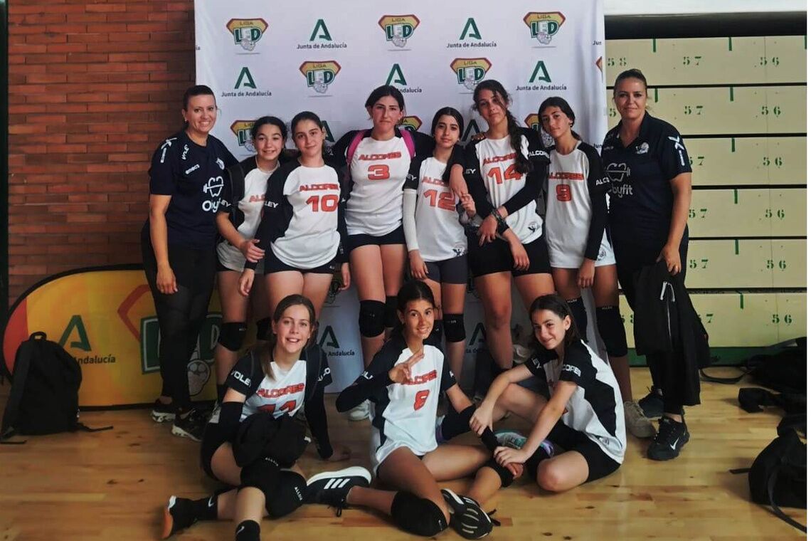 Las alevines del Club Voley Los Alcores se proclaman subcampeonas de Andalucía en la competición escolar (liga LED)