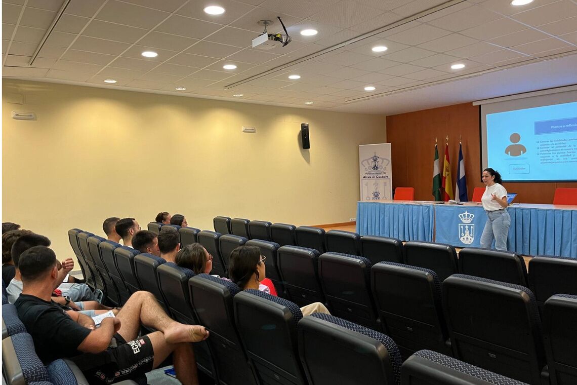 Jornada de formación para monitores y monitoras para una mejor atención y disfrute de personas con necesidades especiales en las actividades deportivas y de ocio veraniega