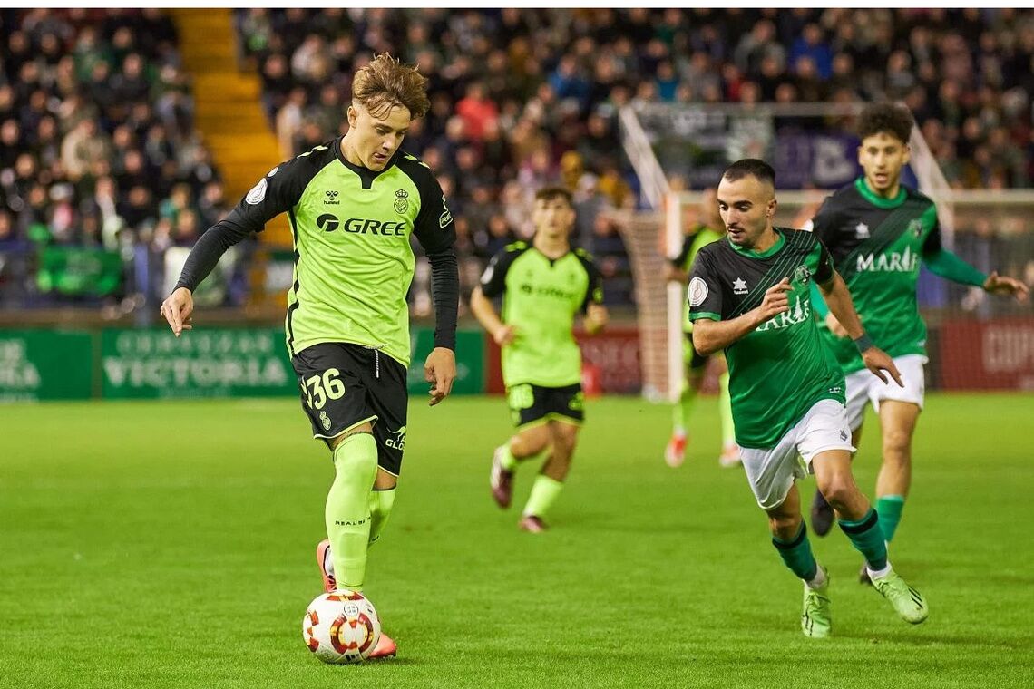 El alcalareño Jesús Rodríguez debuta con el primer equipo del Real Betis Balompié