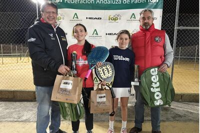 El espectáculo de la cantera del pádel andaluz luce en Alcalá de Guadaíra