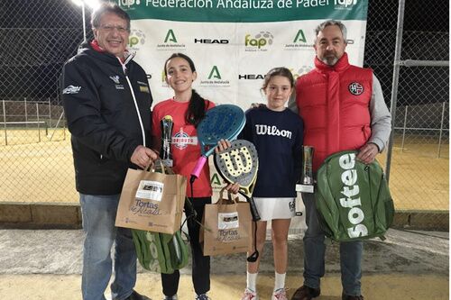 El espectáculo de la cantera del pádel andaluz luce en Alcalá de Guadaíra