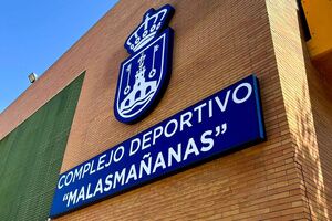 Labores de mantenimiento en las instalaciones municipales deportivas