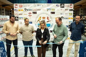 Inaugurado el  XLI Concurso Ornitológico de la Asociación Alguira en la Caseta Municipal