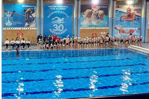 La natación artística andaluza inaugura su circuito de promoción en Alcalá de Guadaíra.