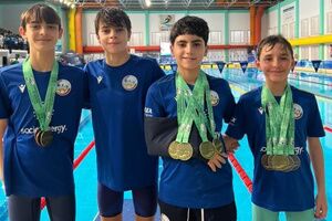 El Club Natación Alcalá arrasa en el Andaluz Alevín de Invierno con 13 medallas