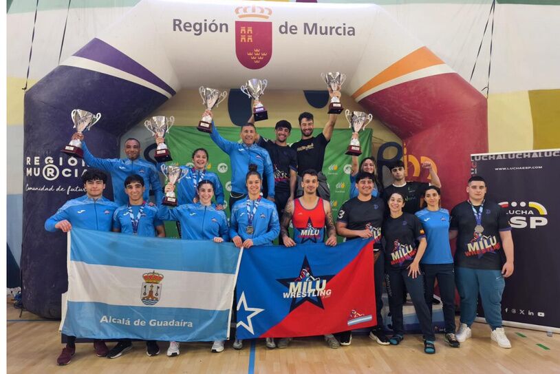 El Club de Luchas Olímpicas Milu revalida la Copa del Rey de Grecorromana y el equipo femenino logra el subcampeonato en Murcia