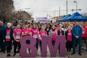 Galeria fotográfica: Alcalá de Guadaíra se llena de energía en la Carrera de la Igualdad del 8M