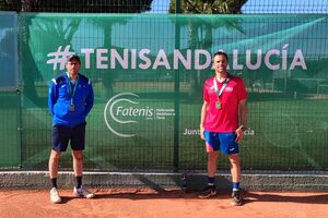 El Club de Tenis Oromana celebra un nuevo título andaluz en categoría veteranos