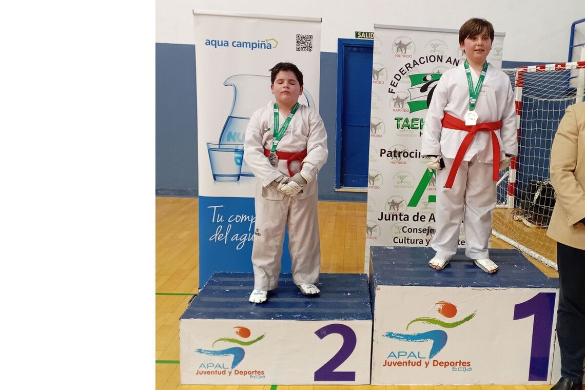 Taekwondo Nervio Alcalá brilla en el Campeonato de Andalucía Precádete