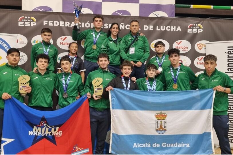 El Club de Luchas Olímpicas Milu arrasa en los Campeonatos de España: oro en U17 y U15 por equipos