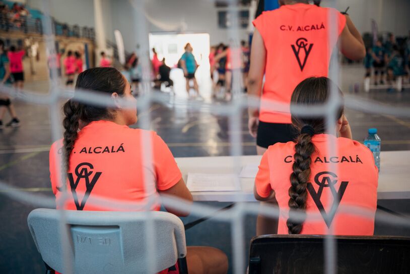 El Club Voleibol Alcalá celebra con éxito su gran fiesta de fin de temporada en el Pabellón Plácido Fernández Viagas