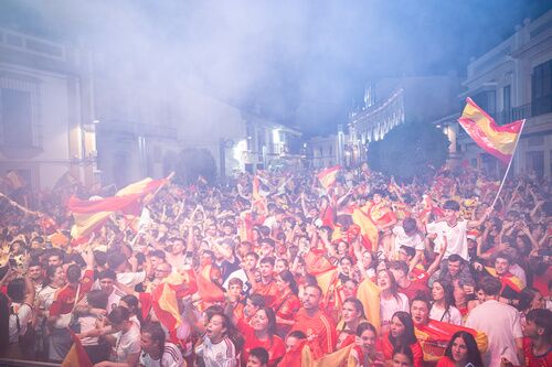 GALERÍA  FOTOGRÁFICA | Alcalá celebra el título mundial de España en una Plaza del Duque abarrotada