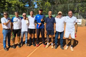 El Club de Tenis Oromana se proclama campeón de España de veteranos +60 y asciende a categoría B nacional
