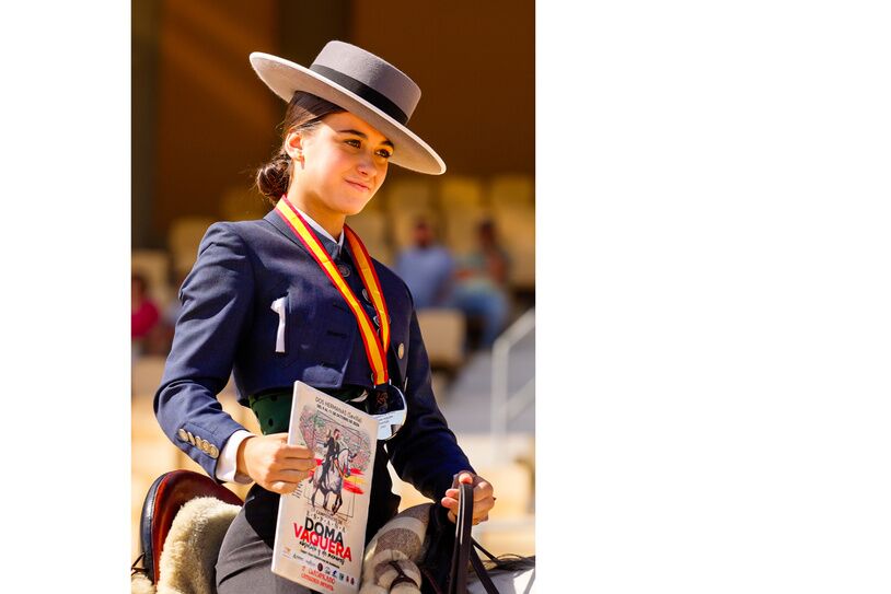 La alcalareña Alba Castaño se proclama subcampeona de España de Doma Vaquera junto a Sopetón