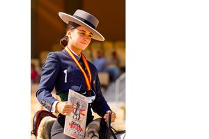 La alcalareña Alba Castaño se proclama subcampeona de España de Doma Vaquera junto a Sopetón