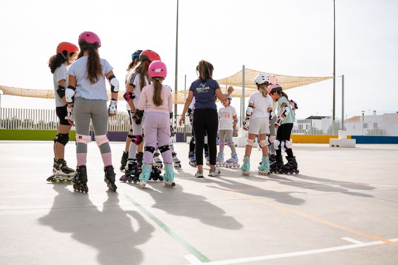 La Escuela de Patinaje de Alcalá sigue creciendo sobre ruedas