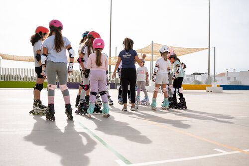 La Escuela de Patinaje de Alcalá sigue creciendo sobre ruedas